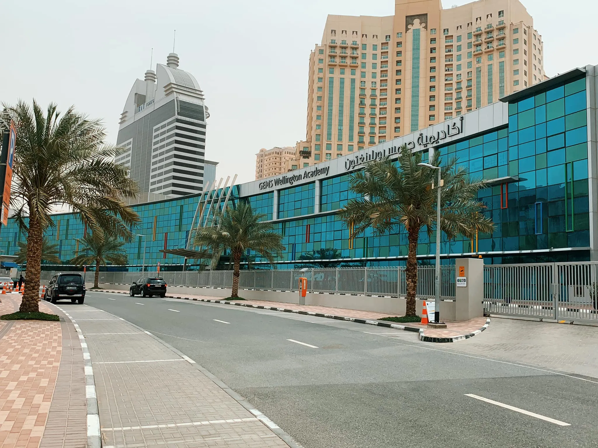  Южный Михаил, папа Максима (13 лет) и Игоря (11 лет). GEMS Wellington Academy - Silicon Oasis (WSO)