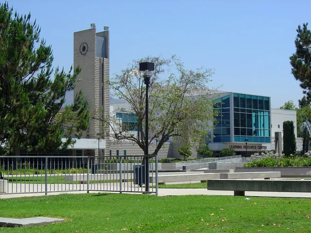 Осташкова Я.С., 21 год, FLS Citrus College, США Осташкова Я.С., 21 год, FLS Citrus College, США