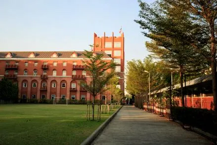 Алёна, мама Вороновой Александры (14 лет). Школа Regent’s International School Bangkok