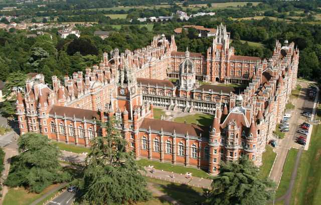 Ирина Е., мама Александра (17 лет). Школа Oxford International Royal Holloway