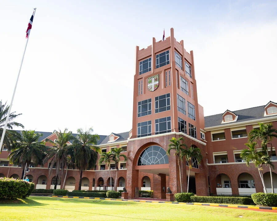 Короткова Светлана,мама Коротковой Алены 14 лет. Regents International School Pattaya