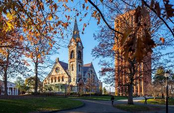 University of Massachusetts Amherst - новый партнер Канцлер!