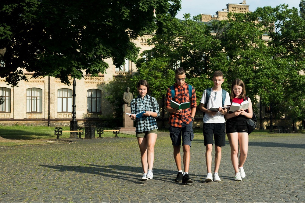 Школа Ashbourne College (Эшборн Колледж)