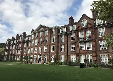 Regent's University London 
