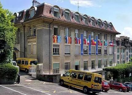 Ecole Lemania (английский и французский)