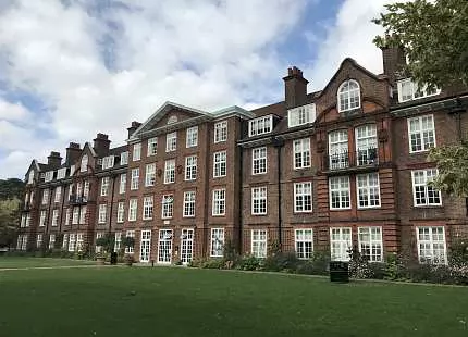 Regent's University London 