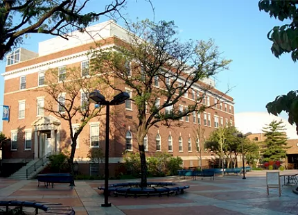 Ardmore, Saint Peters University