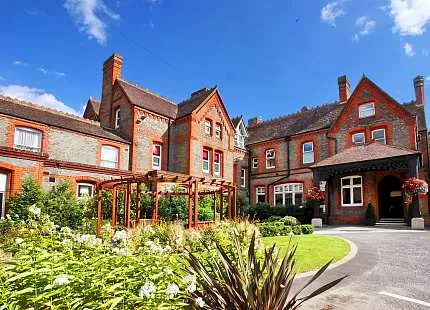 Emerald Cultural Institute St George’s Ascot